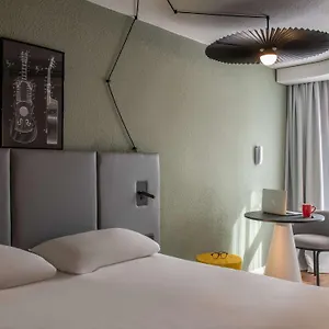 Ibis Centre מלון
