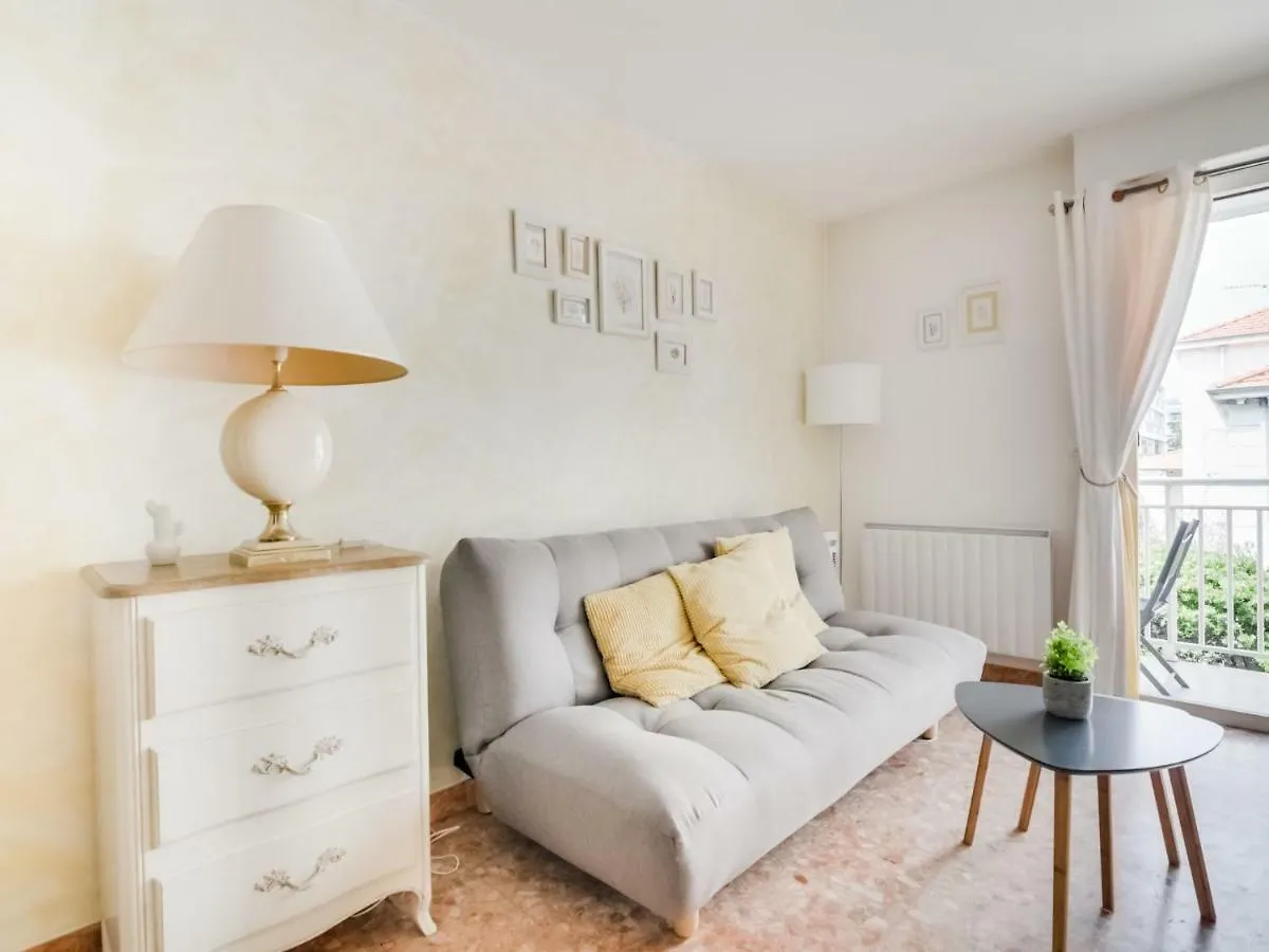 Apartment Reine Astrid-3 By Interhome Cannes Francia